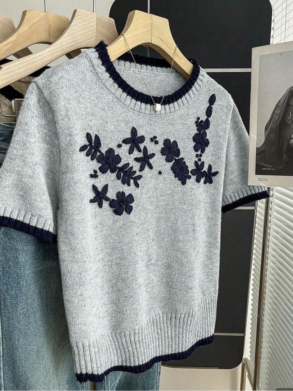 Gray Short-Sleeve Sweater with Floral Appliqué
